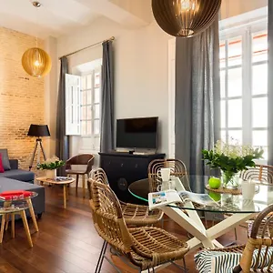 Imperial Luxury & Modern Sevilla